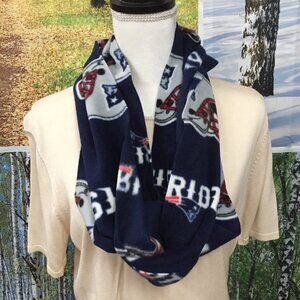 Infinity Loop Eternity Scarf NFL New England Patriots Fleece handcut 76 x 9"